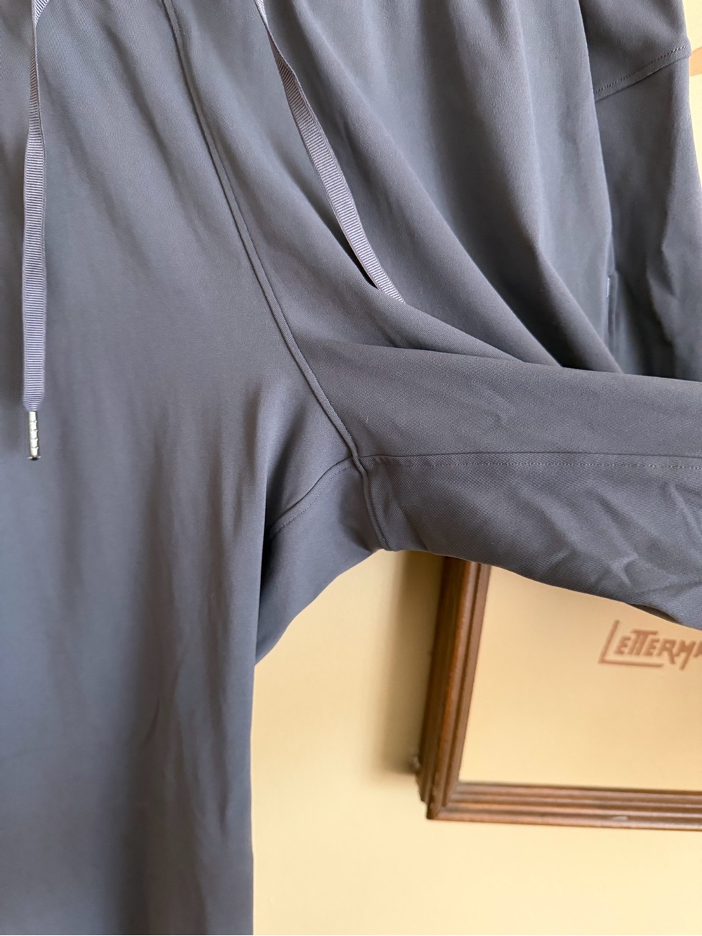 Lululemon On The Fly Pant in grey size 10 - Picture 8 of 13